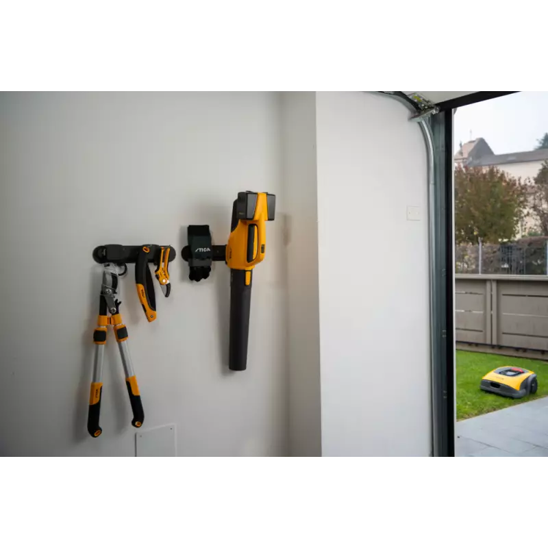 FoldingPruningSaw_2H1310001ST1_amb04_web